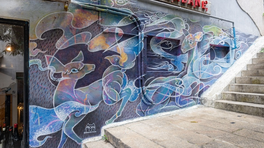 荷李活道與善慶街交匯處